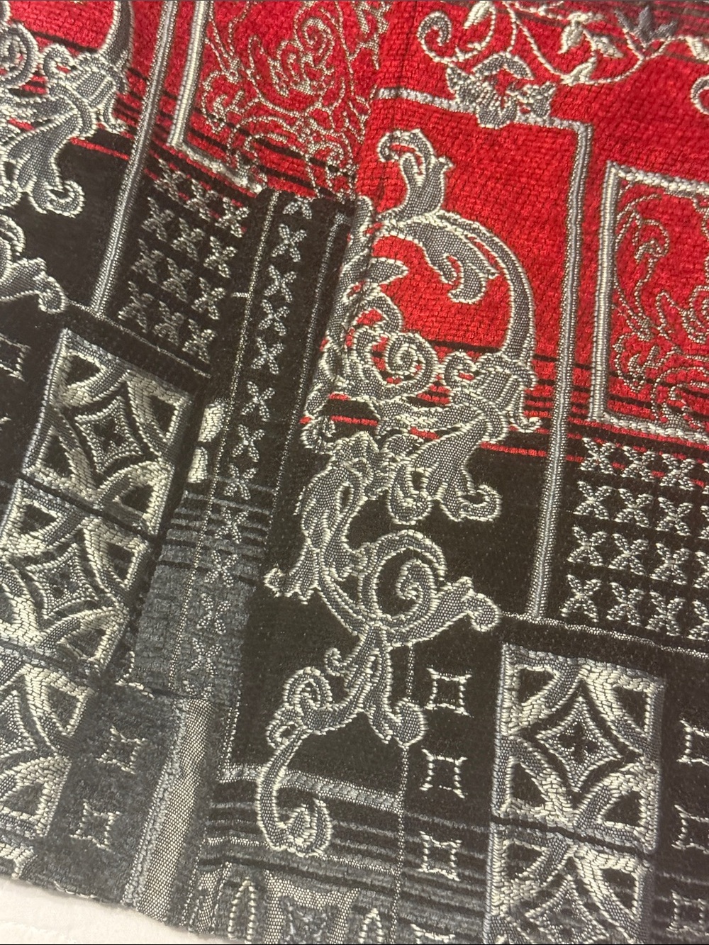 Vintage Susan Graver Tapestry Jacket. Black/Red/Gray. Size 8 - Picture 6 of 9